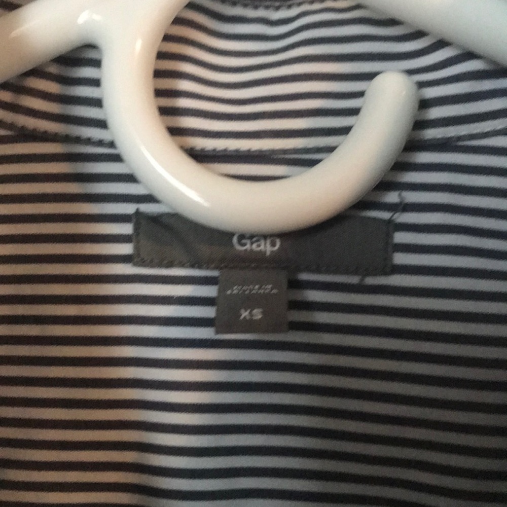 GAP button down - Picture 2 of 2